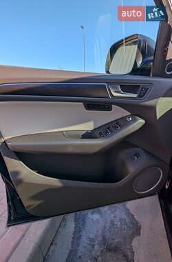 Внедорожник / Кроссовер Audi Q5 2015 в 