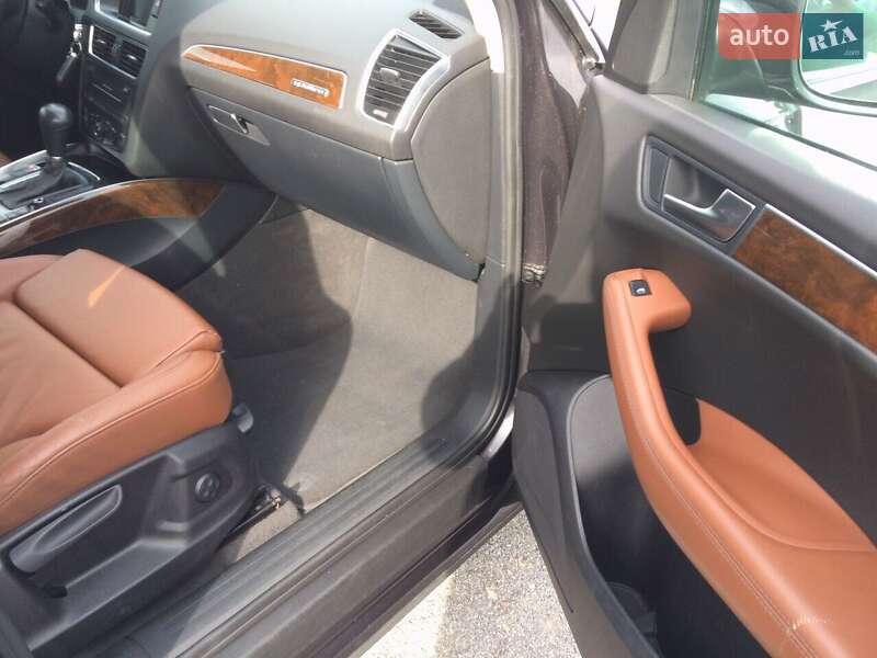 Внедорожник / Кроссовер Audi Q5 2010 в Киеве