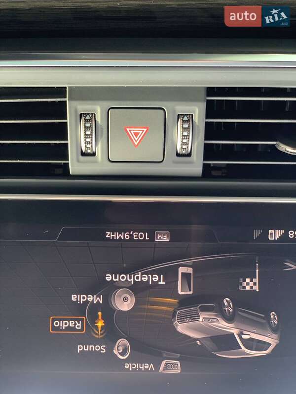 Позашляховик / Кросовер Audi Q5 2018 в Львові