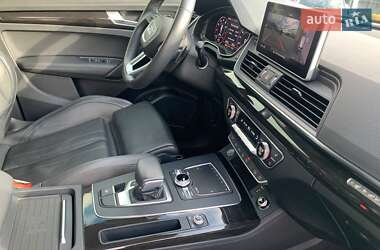 Внедорожник / Кроссовер Audi Q5 2018 в 