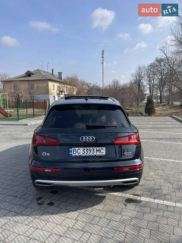 Позашляховик / Кросовер Audi Q5 2017 в Львові