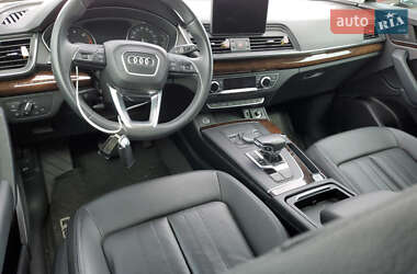 Внедорожник / Кроссовер Audi Q5 2019 в 