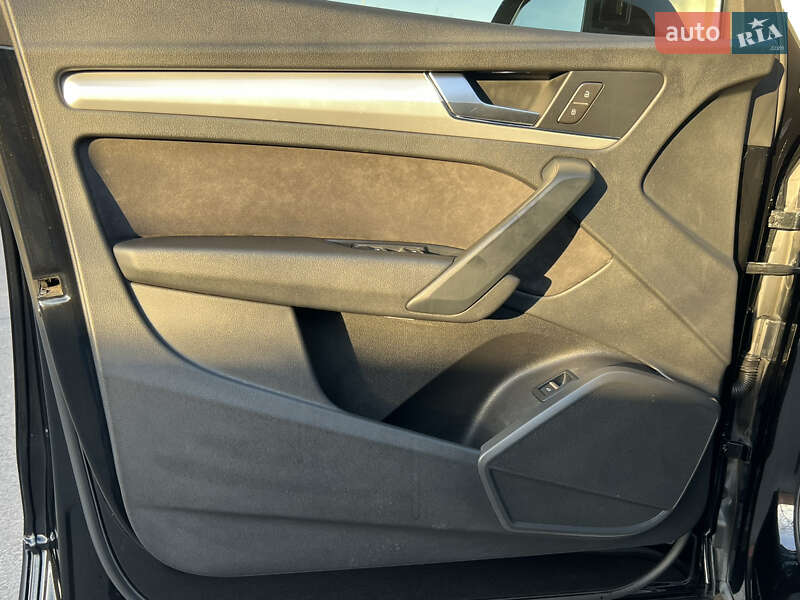 Внедорожник / Кроссовер Audi Q5 2018 в Дрогобыче