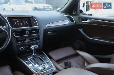 Внедорожник / Кроссовер Audi Q5 2016 в 