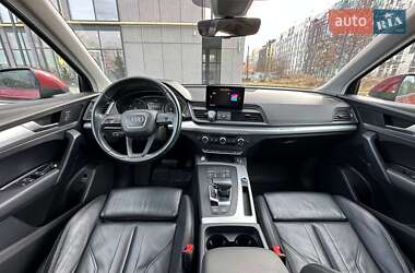 Позашляховик / Кросовер Audi Q5 2018 в 