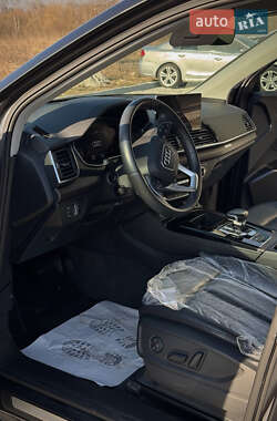 Внедорожник / Кроссовер Audi Q5 2021 в 