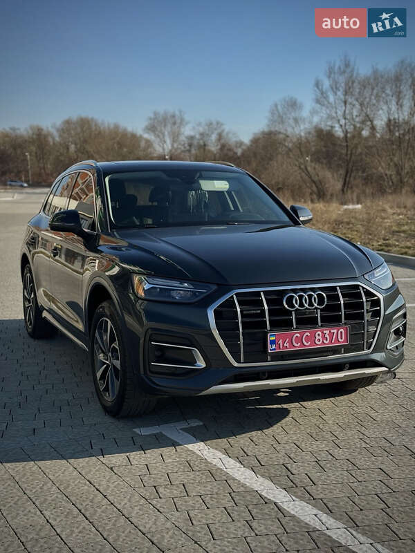 Внедорожник / Кроссовер Audi Q5 2021 в 