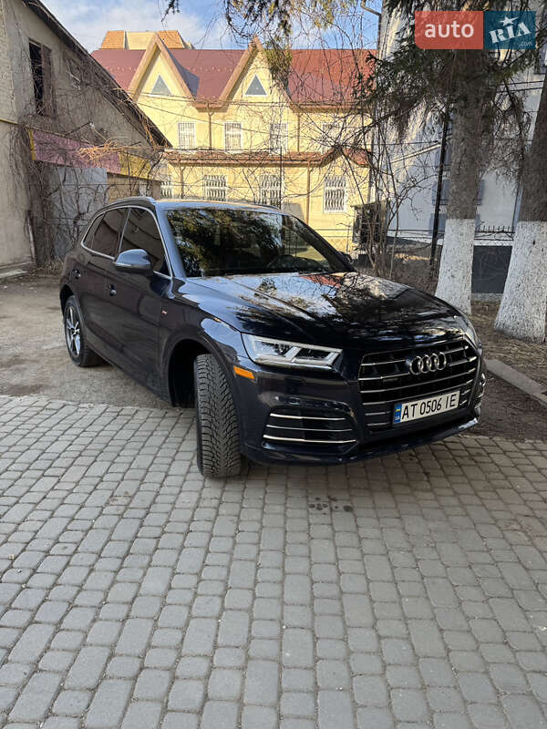 Внедорожник / Кроссовер Audi Q5 2020 в Ивано-Франковске