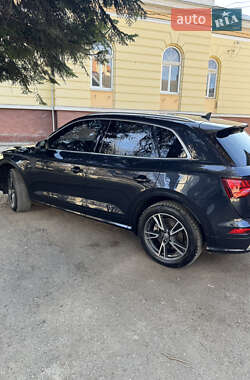 Внедорожник / Кроссовер Audi Q5 2020 в 