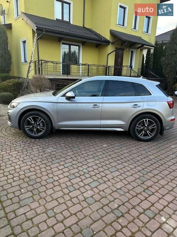 Позашляховик / Кросовер Audi Q5 2021 в Львові