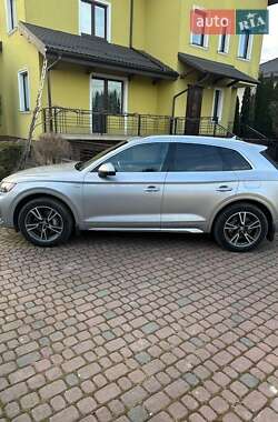 Внедорожник / Кроссовер Audi Q5 2021 в 