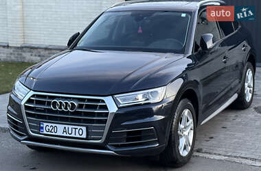 Позашляховик / Кросовер Audi Q5 2018 в 