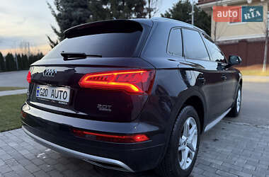 Позашляховик / Кросовер Audi Q5 2018 в 