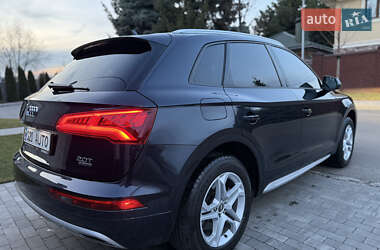 Позашляховик / Кросовер Audi Q5 2018 в 