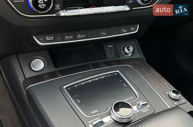 Позашляховик / Кросовер Audi Q5 2018 в 