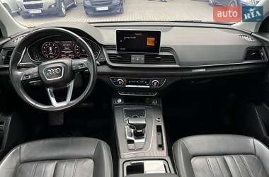 Позашляховик / Кросовер Audi Q5 2018 в 