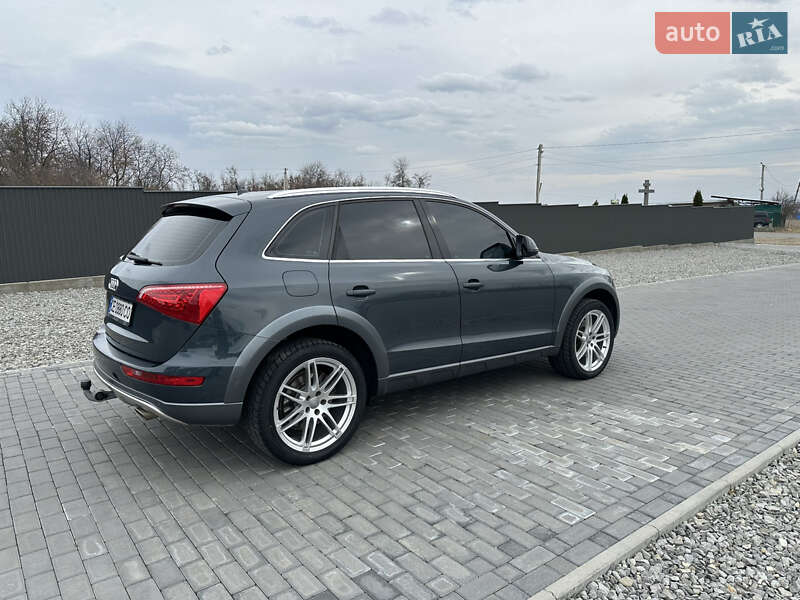 Внедорожник / Кроссовер Audi Q5 2010 в Черновцах