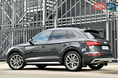 Внедорожник / Кроссовер Audi Q5 2020 в 