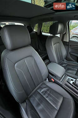 Внедорожник / Кроссовер Audi Q5 2022 в 