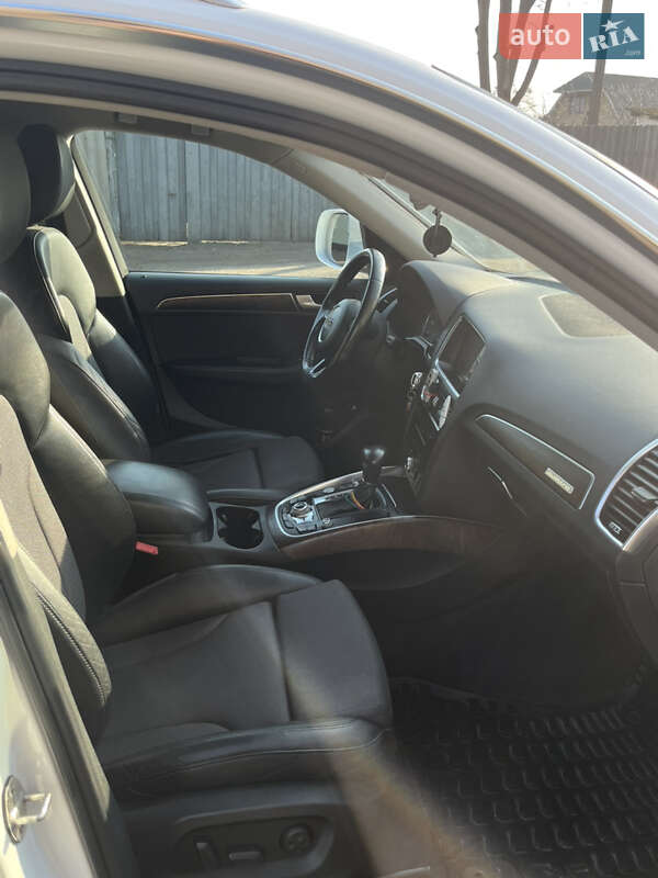 Внедорожник / Кроссовер Audi Q5 2015 в Конотопе