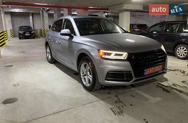Внедорожник / Кроссовер Audi Q5 2018 в 