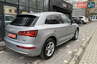 Внедорожник / Кроссовер Audi Q5 2018 в 