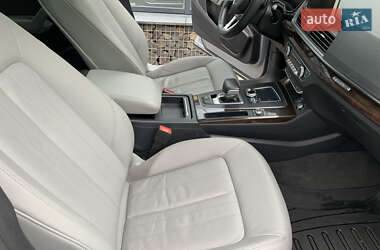 Внедорожник / Кроссовер Audi Q5 2018 в 