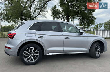 Внедорожник / Кроссовер Audi Q5 2021 в 