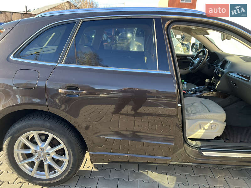 Внедорожник / Кроссовер Audi Q5 2010 в Луцке