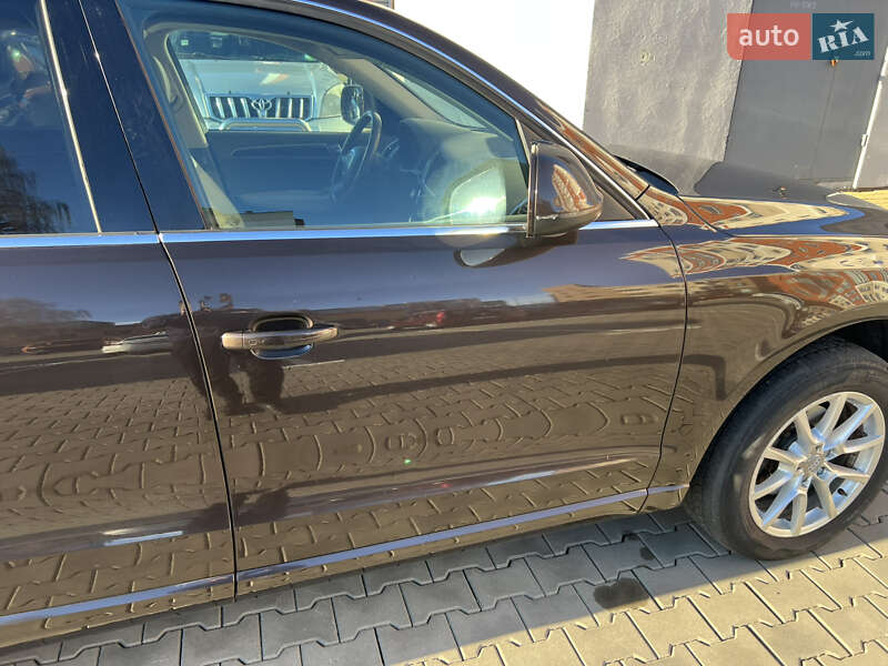 Внедорожник / Кроссовер Audi Q5 2010 в Луцке