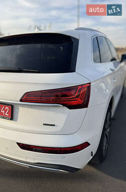Внедорожник / Кроссовер Audi Q5 2021 в 