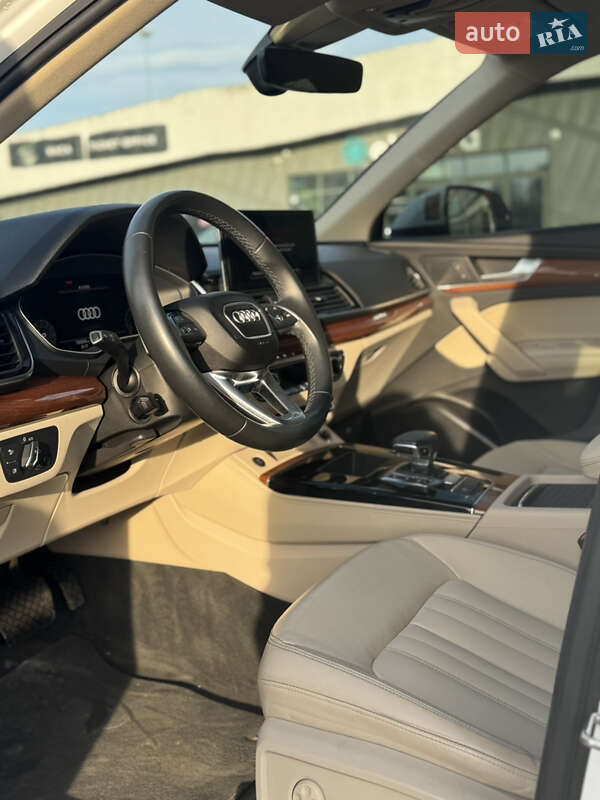 Внедорожник / Кроссовер Audi Q5 2021 в Львове