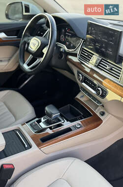 Внедорожник / Кроссовер Audi Q5 2021 в 