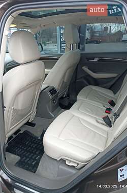 Внедорожник / Кроссовер Audi Q5 2011 в 