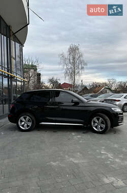 Внедорожник / Кроссовер Audi Q5 2017 в 