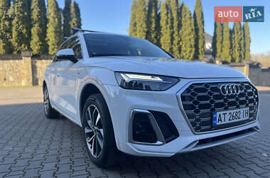 Внедорожник / Кроссовер Audi Q5 2022 в 