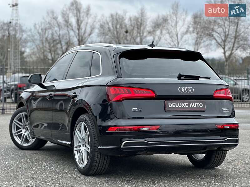 Внедорожник / Кроссовер Audi Q5 2017 в Киеве