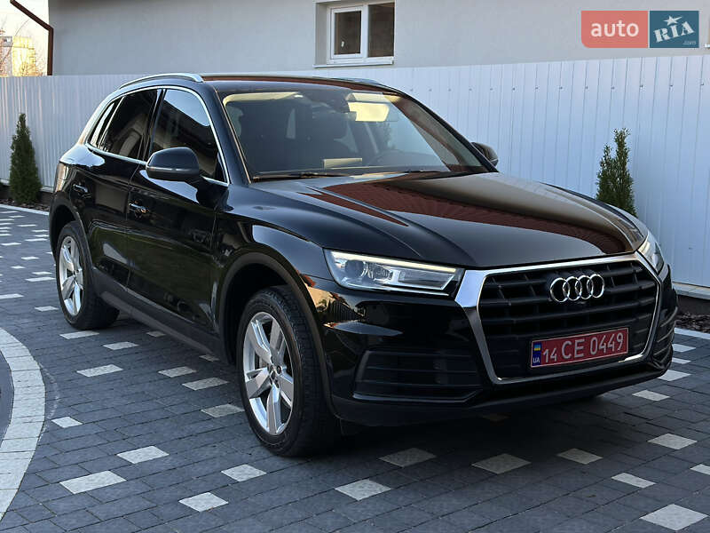 Внедорожник / Кроссовер Audi Q5 2017 в 