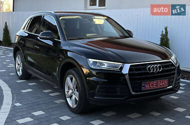 Внедорожник / Кроссовер Audi Q5 2017 в 