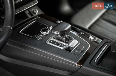 Позашляховик / Кросовер Audi Q5 2018 в 