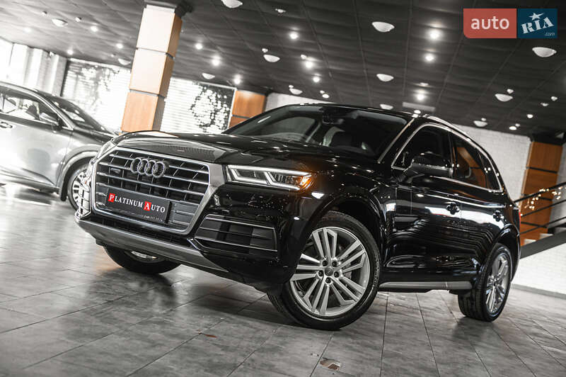 Позашляховик / Кросовер Audi Q5 2018 в 