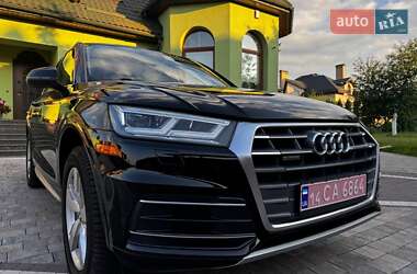Внедорожник / Кроссовер Audi Q5 2018 в 