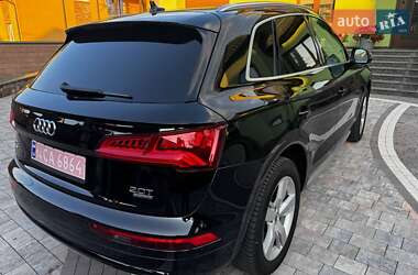 Внедорожник / Кроссовер Audi Q5 2018 в 
