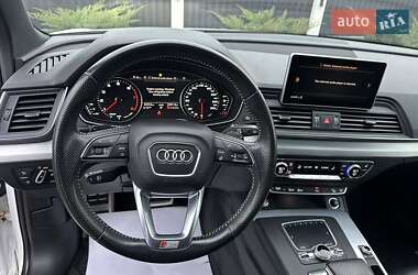 Внедорожник / Кроссовер Audi Q5 2017 в 