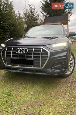 Позашляховик / Кросовер Audi Q5 2018 в 