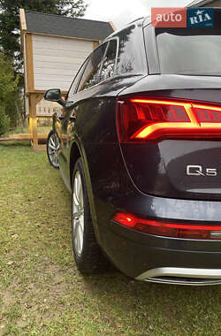 Позашляховик / Кросовер Audi Q5 2018 в 