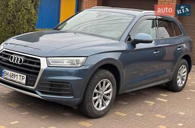 Позашляховик / Кросовер Audi Q5 2018 в 