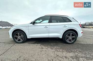 Внедорожник / Кроссовер Audi Q5 2021 в 