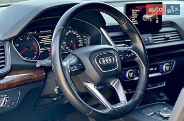 Внедорожник / Кроссовер Audi Q5 2017 в 