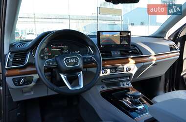 Позашляховик / Кросовер Audi Q5 2022 в 